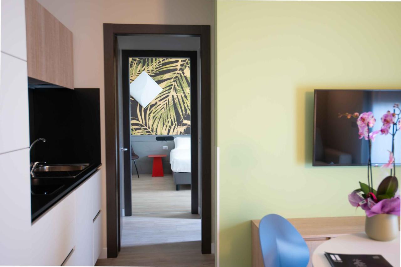 Residence Il Melograno Сирмионе Екстериор снимка