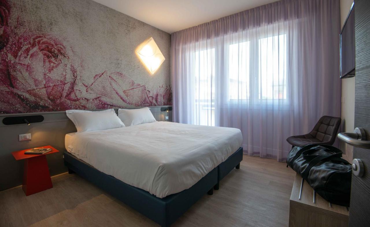 Residence Il Melograno Сирмионе Екстериор снимка