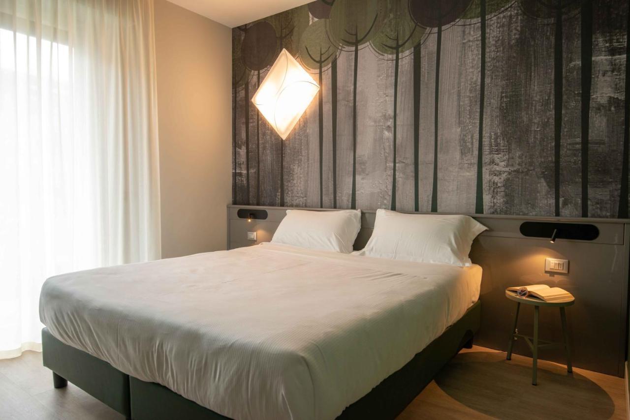 Residence Il Melograno Сирмионе Екстериор снимка